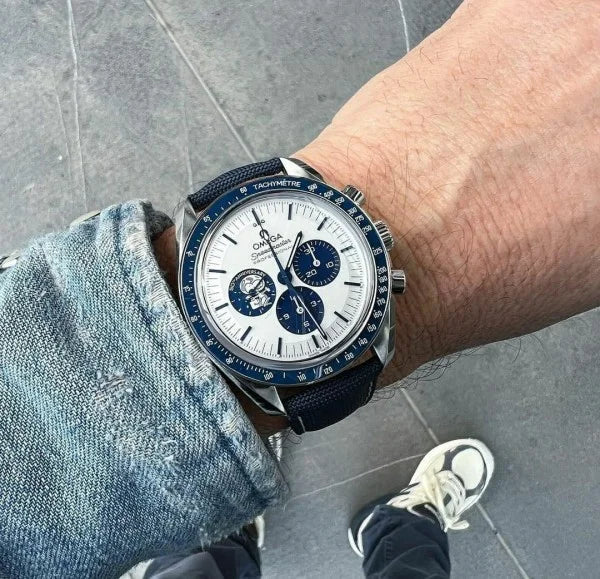Omega Speed Master Snoopy 50Th Anniversary